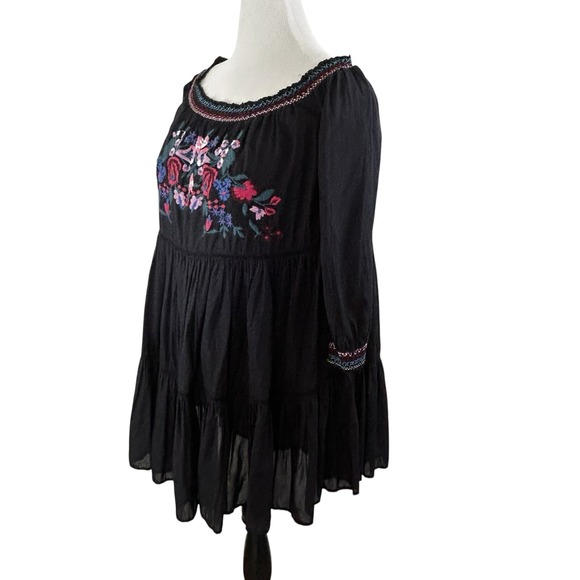 FREE PEOPLE Black Embroidered Off Shoulder PEASANT TOP L Smocked Boho Festival - Picture 5 of 16